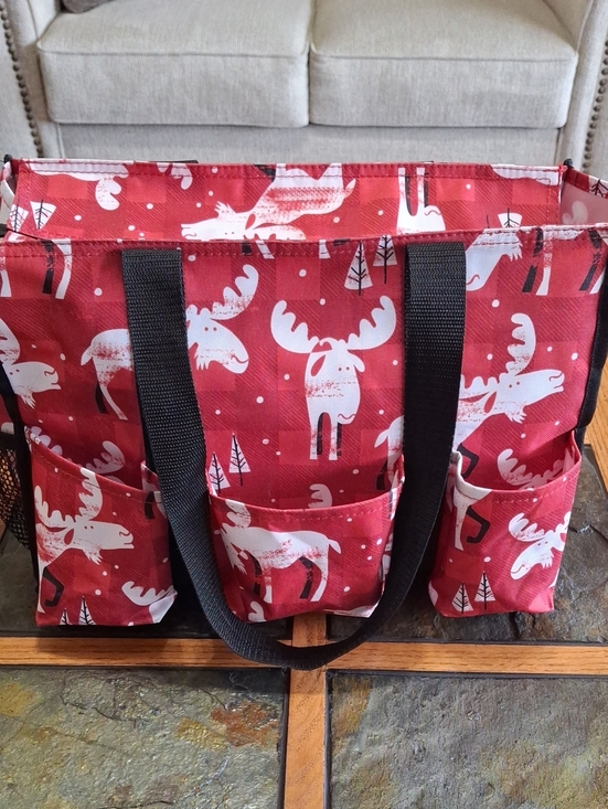 thirty-one Handbags - Thirty-one Red Moose Tote with Exterior Pockets